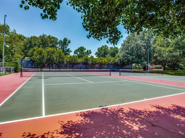 1127 Roaring Springs Rd, Fort Worth, TX 76114