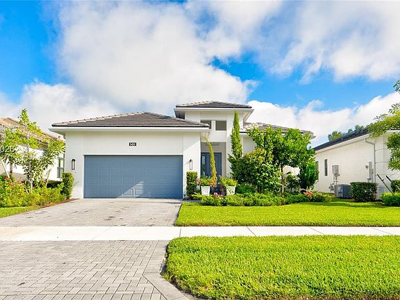 2nd image of 5450 Saint Armands Way