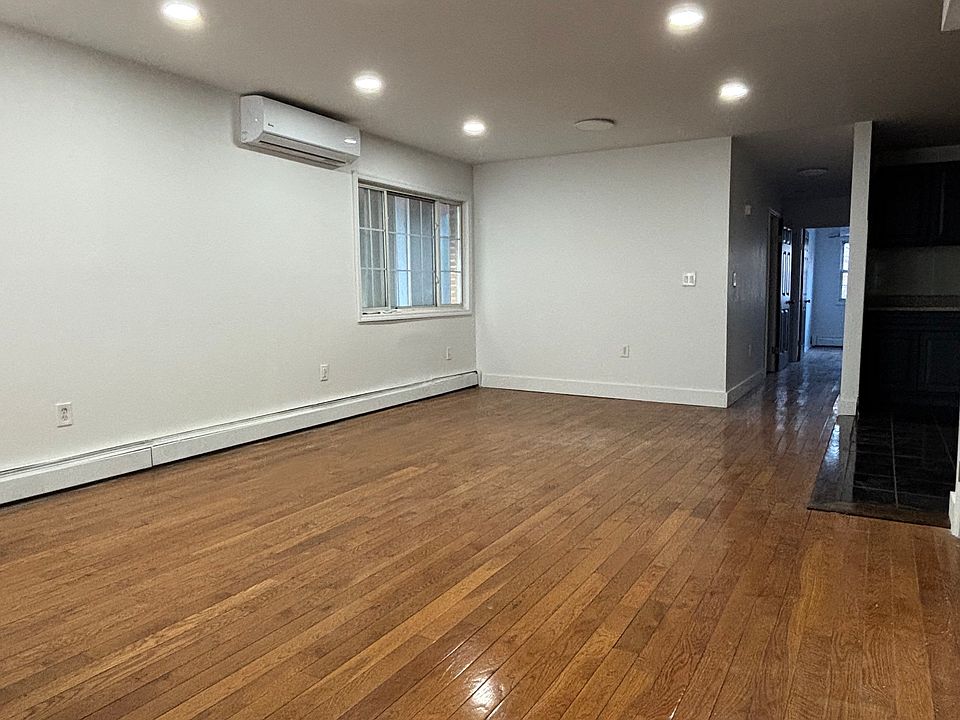 1st image of 365 Essex St APT 2