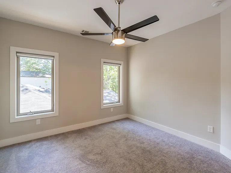 406 E Side Ave SE — Photo 45