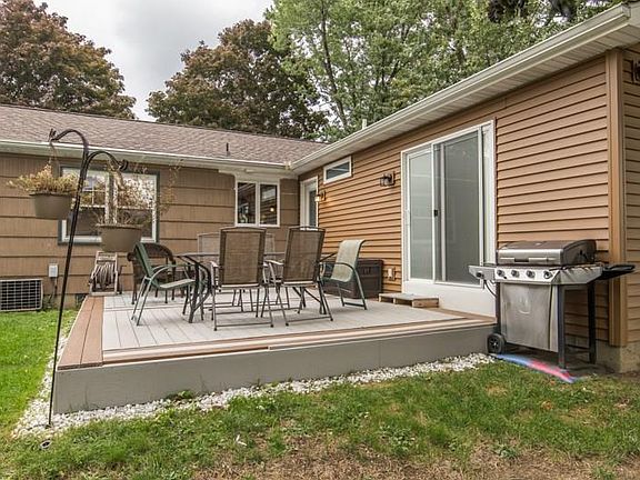 4th image of 4035 Staley Dr