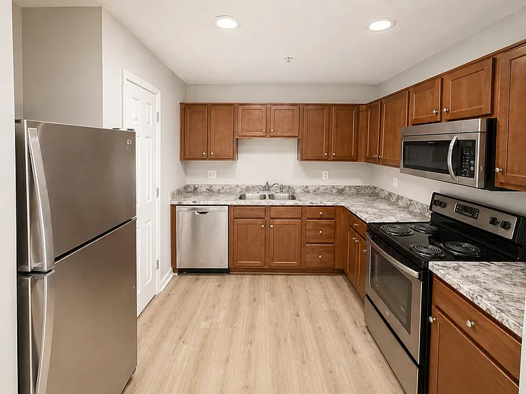 Amanda Place Apartments — Photo 1