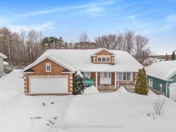 1103 Des Pins Ave, Clarence Rockland, ON K4K 1R1