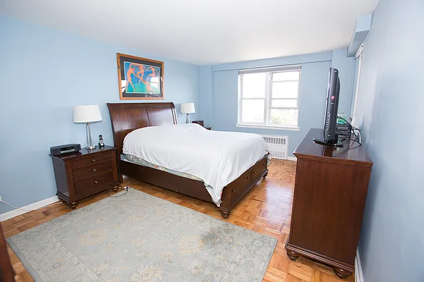 Sold by Re/Max In The City | media 22