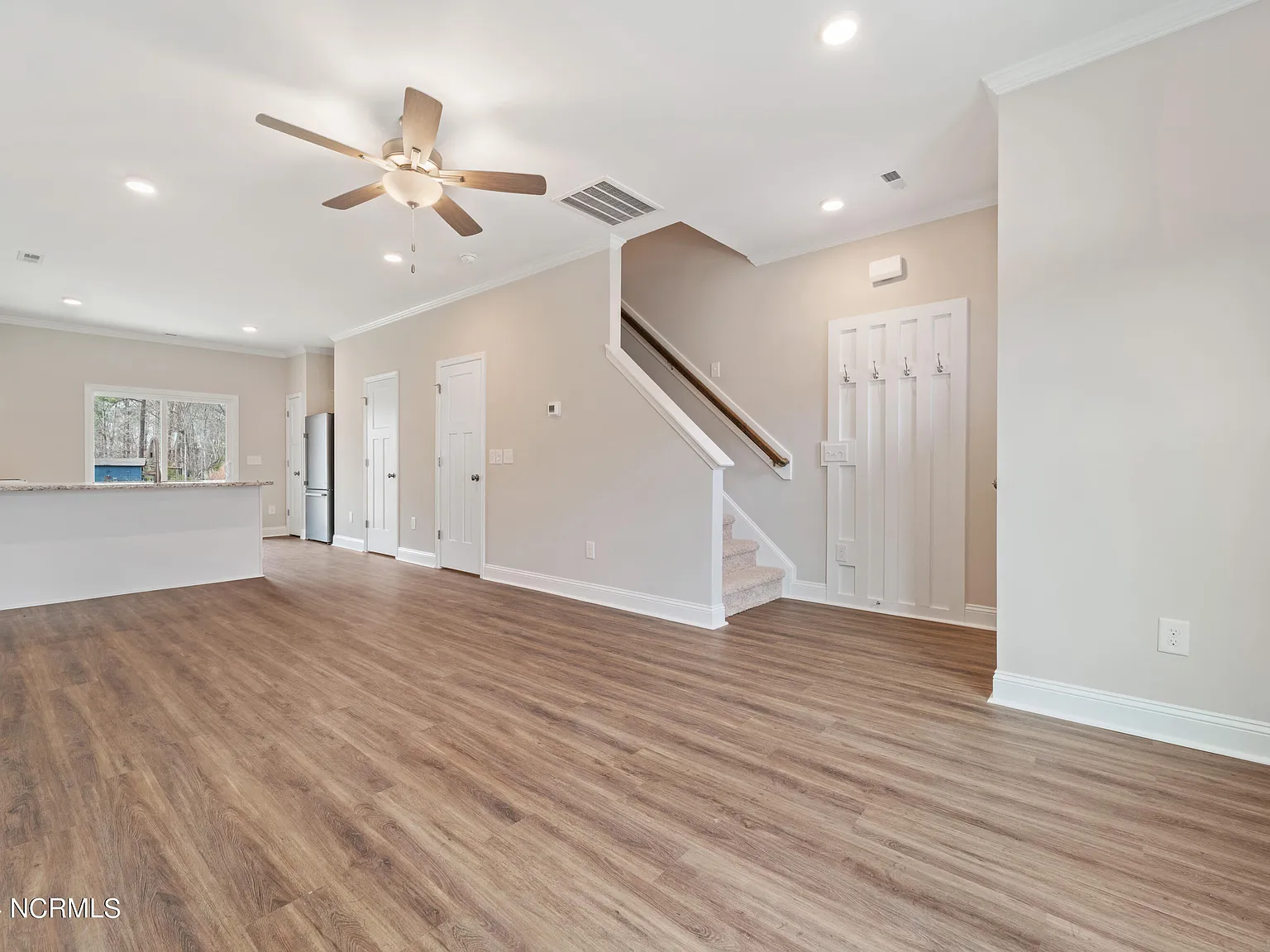 2 bed, 2.5 bath, 1149 sqft, $1,500 — Photo 3