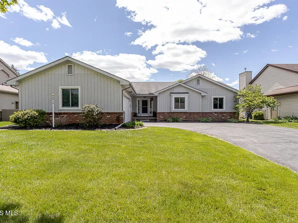 556 Thackeray Rd, Maumee, OH 43537