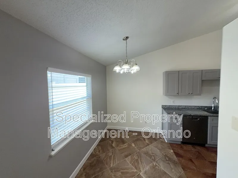3 bed, 2.0 bath, 1187 sqft, $1,999 — Photo 3