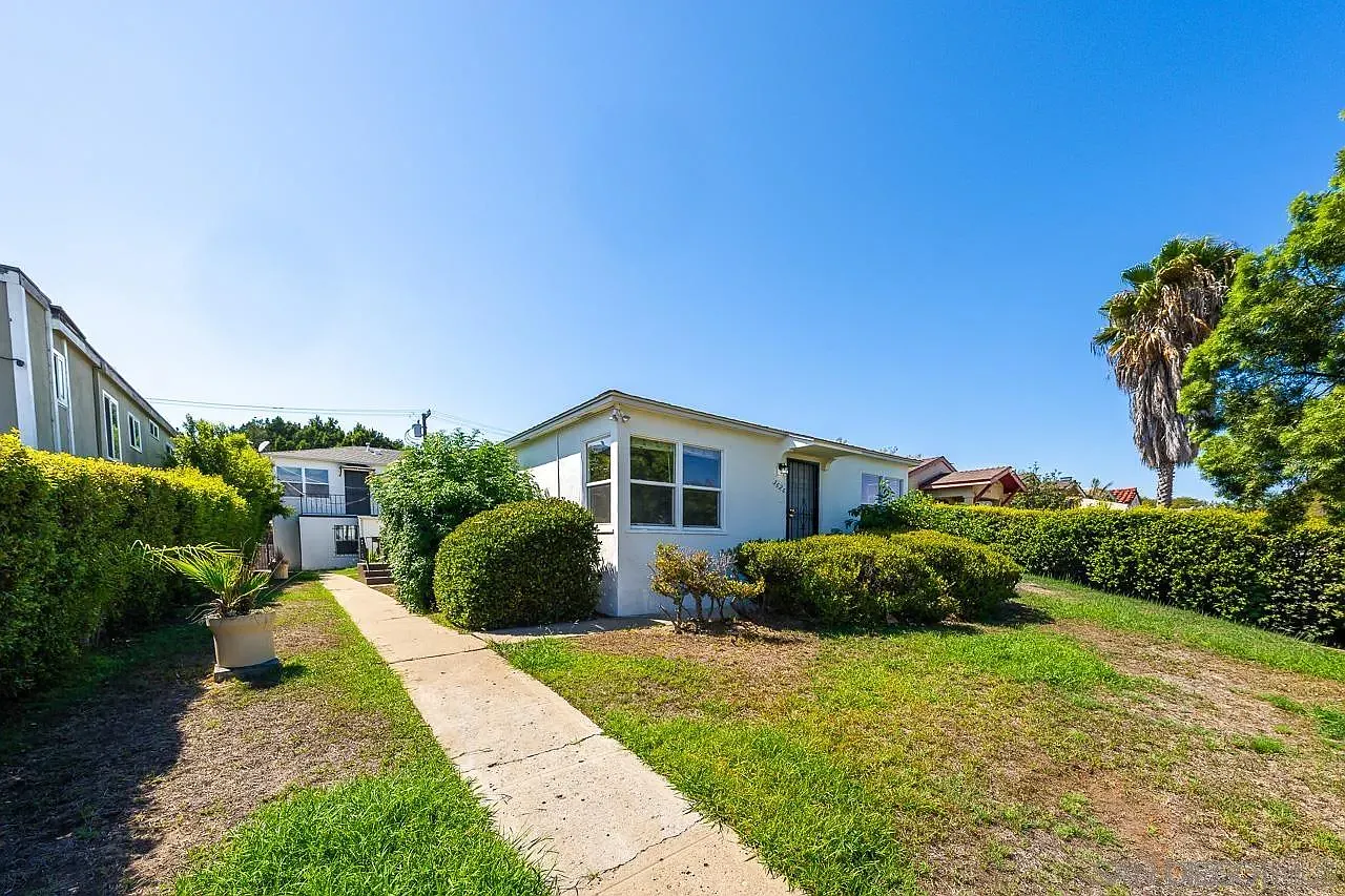 1 bed, 1.0 bath, 500 sqft, $2,200 — Photo 1