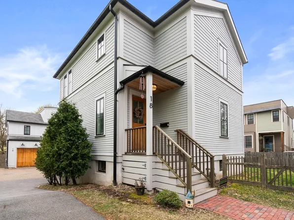 18 Bellis Cir #18, Cambridge, MA 02140