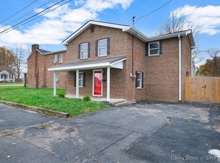 615 Lakeshore Dr, Scottsburg, IN 47170
