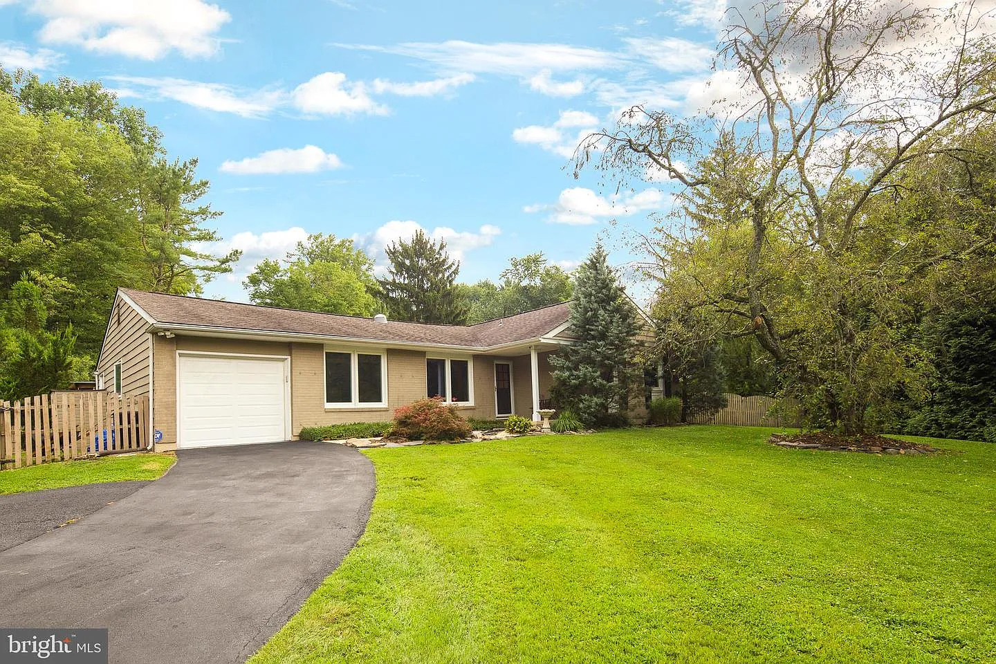 203 Broadhaven Rd photo 1