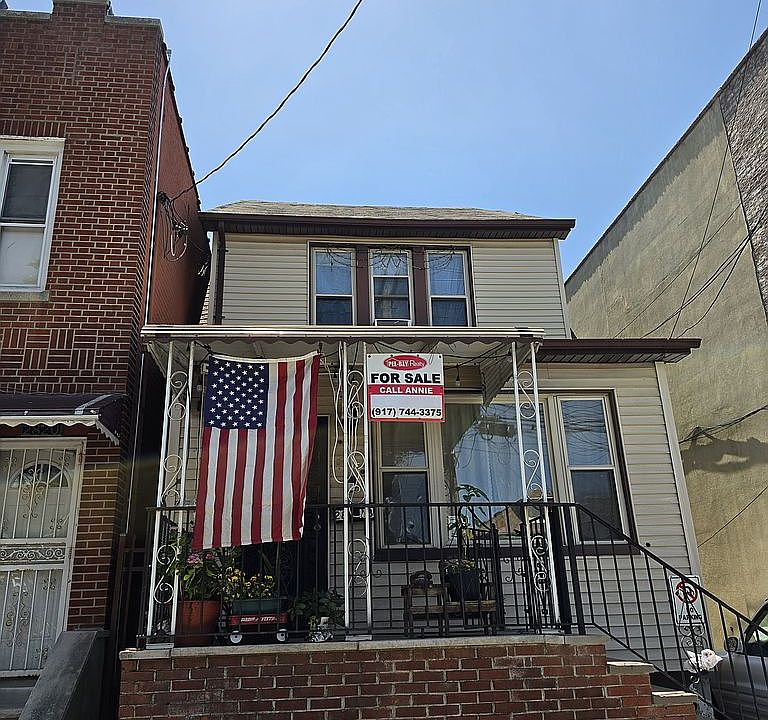 1st image of 2818 Coddington Ave