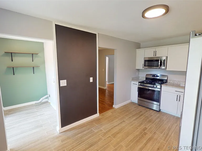 4217 E 24th St — Photo 10