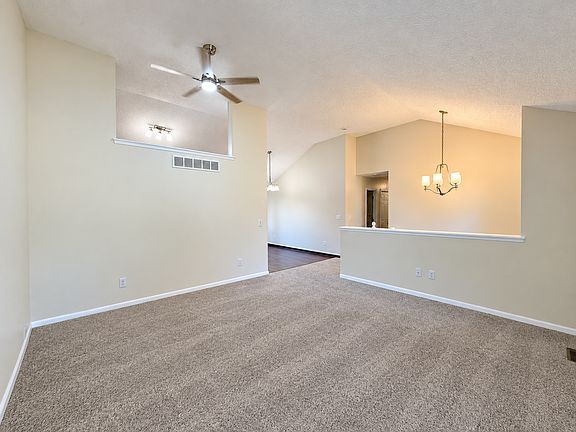 5th image of 719 S Park Dr