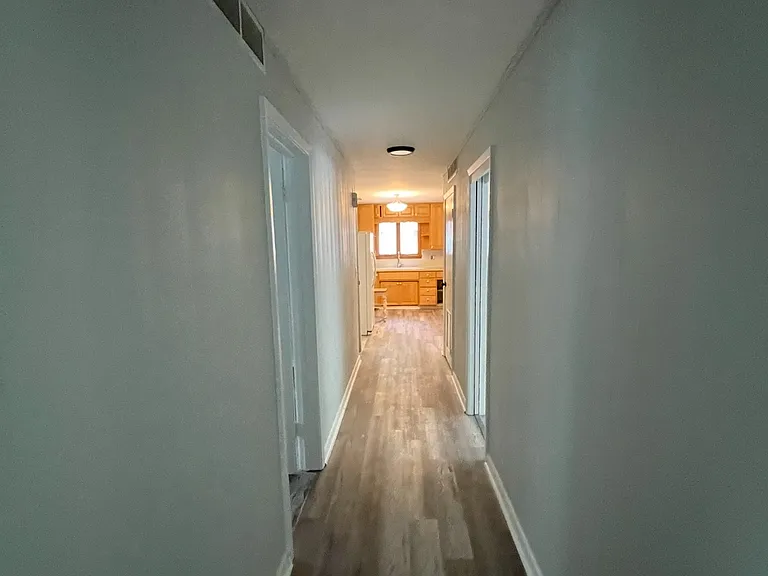 532 Capitol Dr — Photo 9