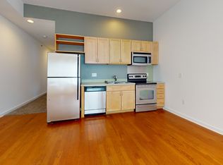 Cherry Hill Row, Kansas City, MO 64108