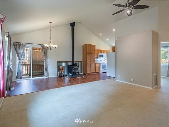 2nd image of 907 Marian Dr