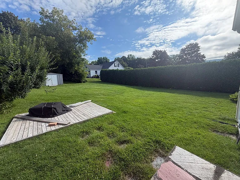 5 E Walnut St — Photo 2