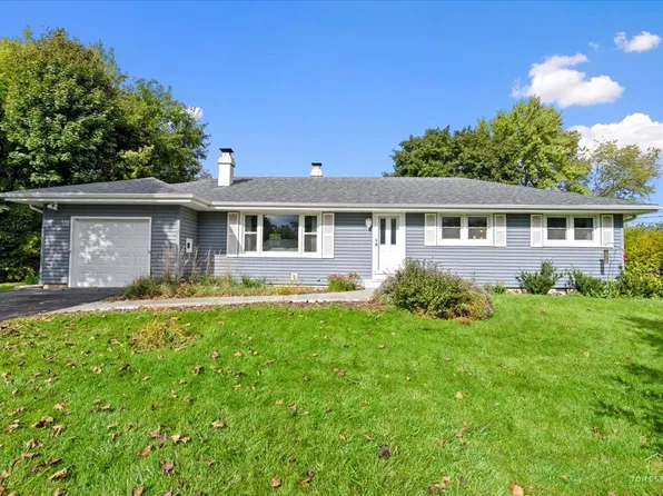 932 Forest Dr, Elgin, IL 60123