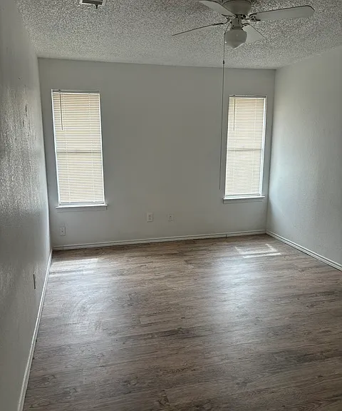 2005 S Loop 289 — Photo 5