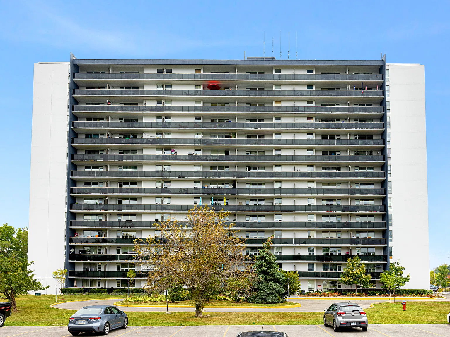 2250 Homelands Dr — Photo 3
