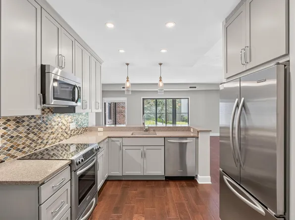 1235 Yale Pl APT 101, Minneapolis, MN 55403