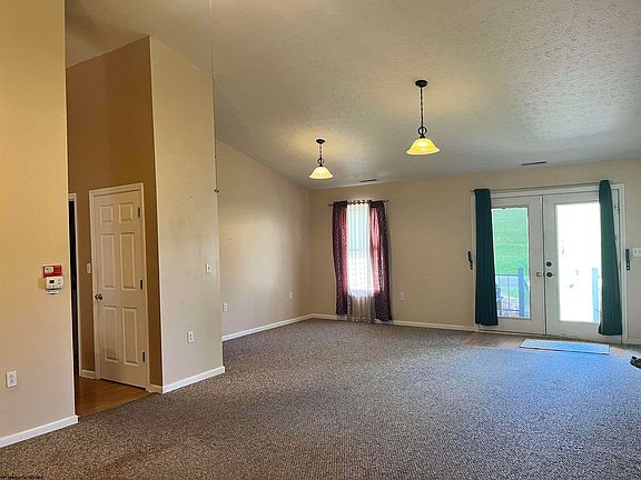4th image of 139 Evergreen Dr