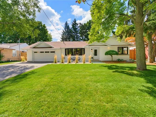 74 Highland Cres, Cambridge, ON N1S 1L9