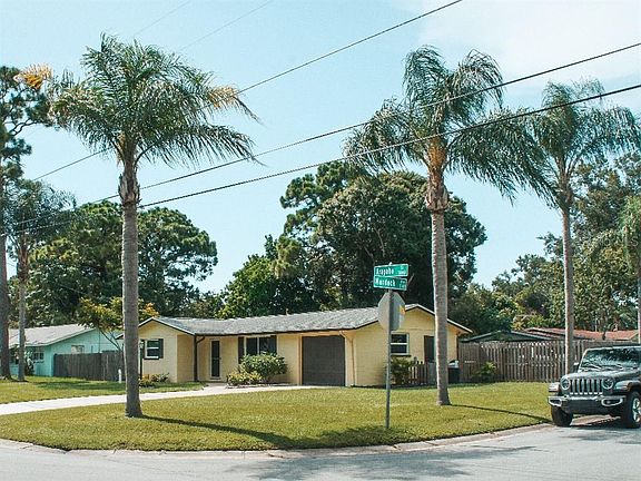 2nd image of 3043 Arapaho St