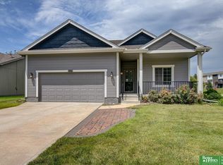 18306 Emiline St, Omaha, NE 68136