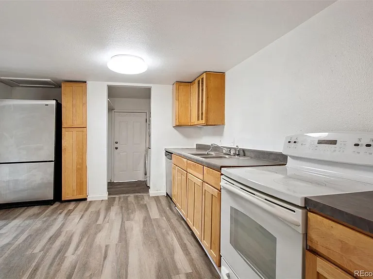 3200 W Custer Pl — Photo 6