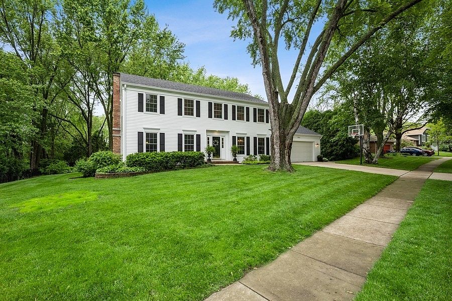 1924 Heather Rd, Geneva, IL 60134 Zillow