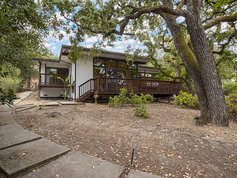 20 Richelle Ct — Photo 35
