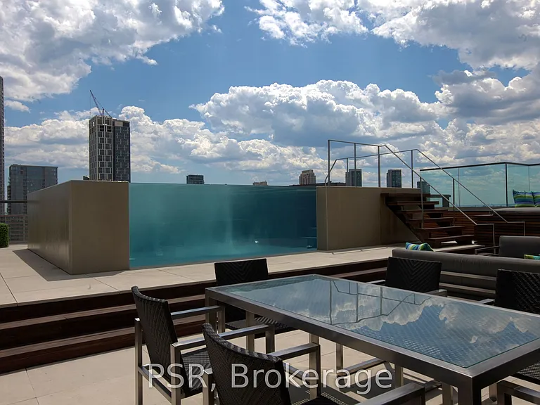 500 Wellington St W #Penthouse 1001 — Photo 1