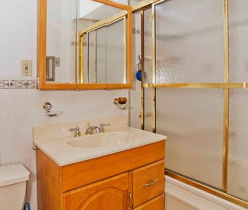 4th image of 125 W 56th St APT 1a