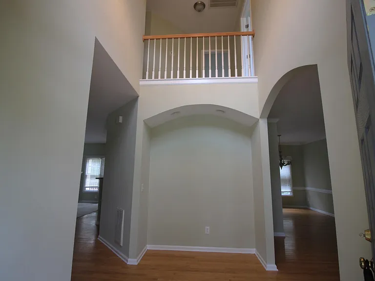 304 Peachtree Point Ct — Photo 4