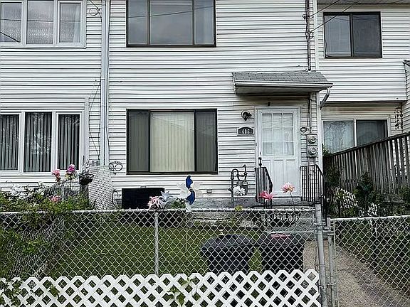 3rd image of 406 Weser Ave
