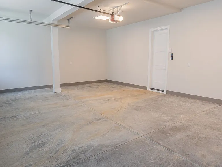 10420 NE 112th St — Photo 56