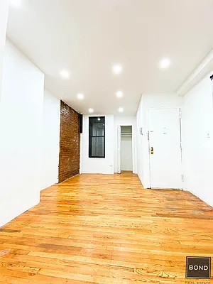 Rented by Bond New York | media 6