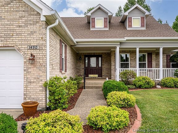 4th image of 1490 Rosewood Drive