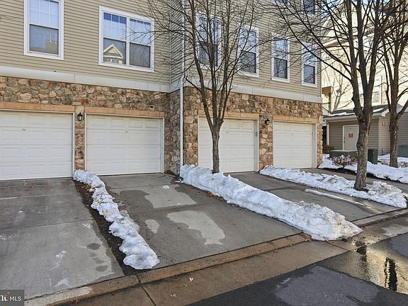 4th image of 5142 Brittney Elyse Cir APT C