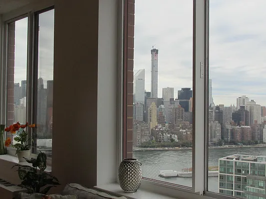 Sold by CityView Real Estate Inc. | media 15