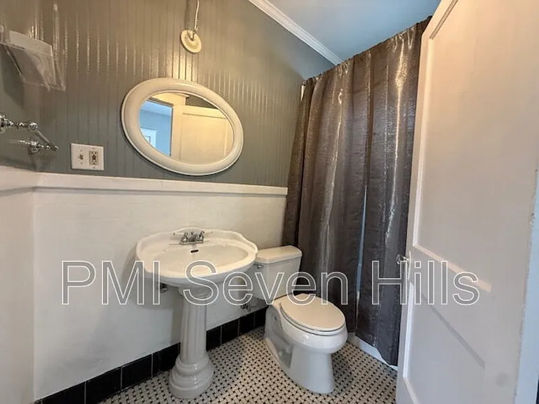 1350 N Gadsden St #B — Photo 11