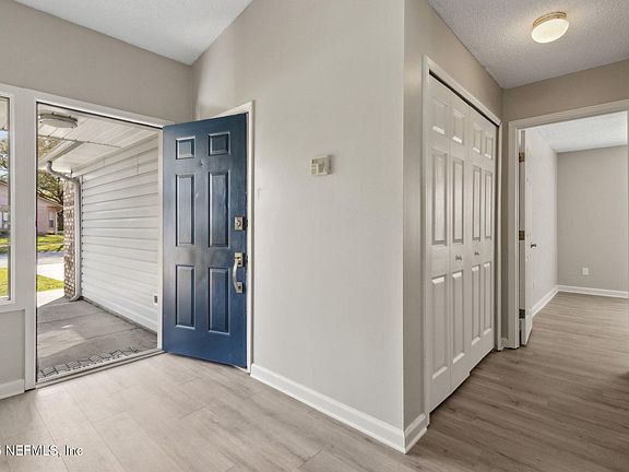 3rd image of 2096 ST MARTINS Drive E