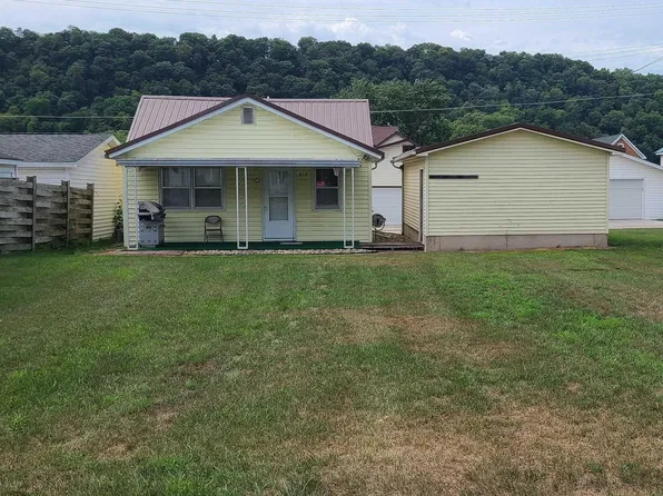 810 S 1st St, Guttenberg, IA 52052