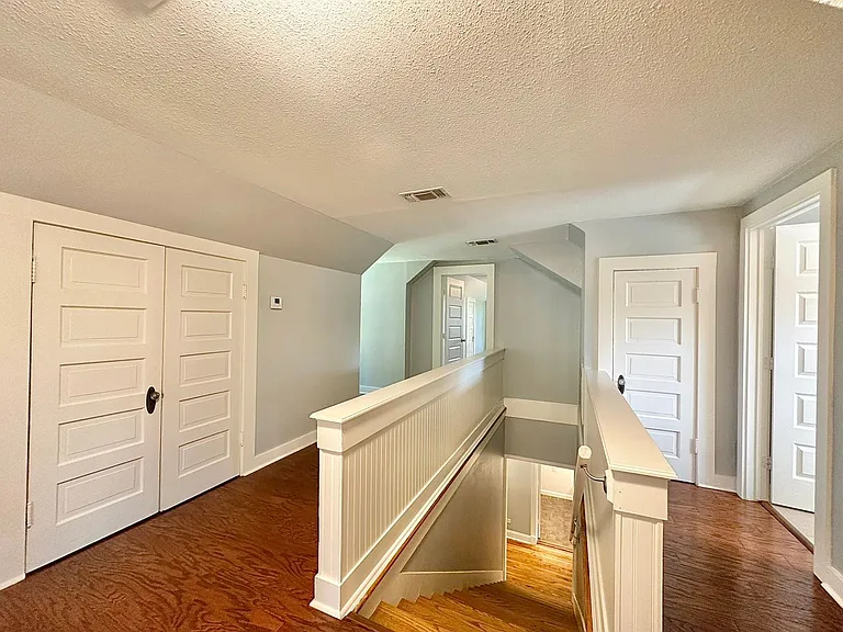 802 Hamvasy Ln — Photo 41