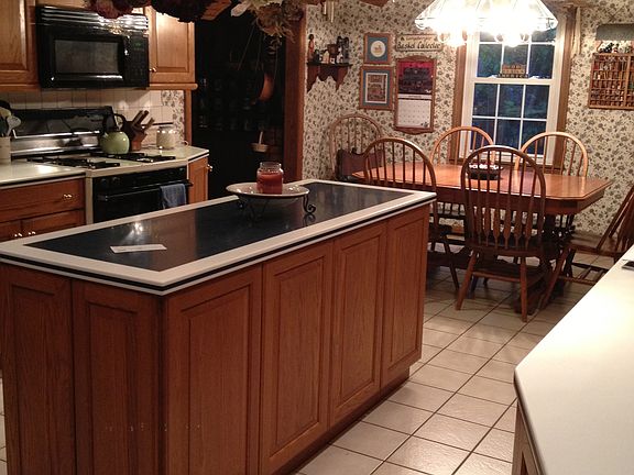 4th image of 7906 Bendemeer Dr