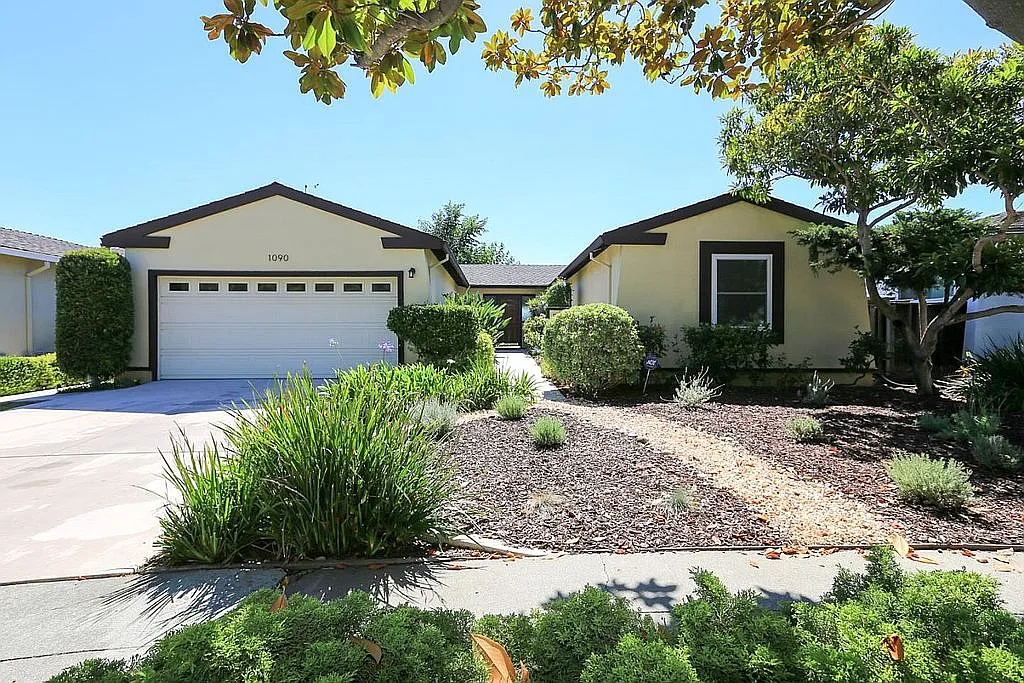 1090 Hyde Ave photo 1