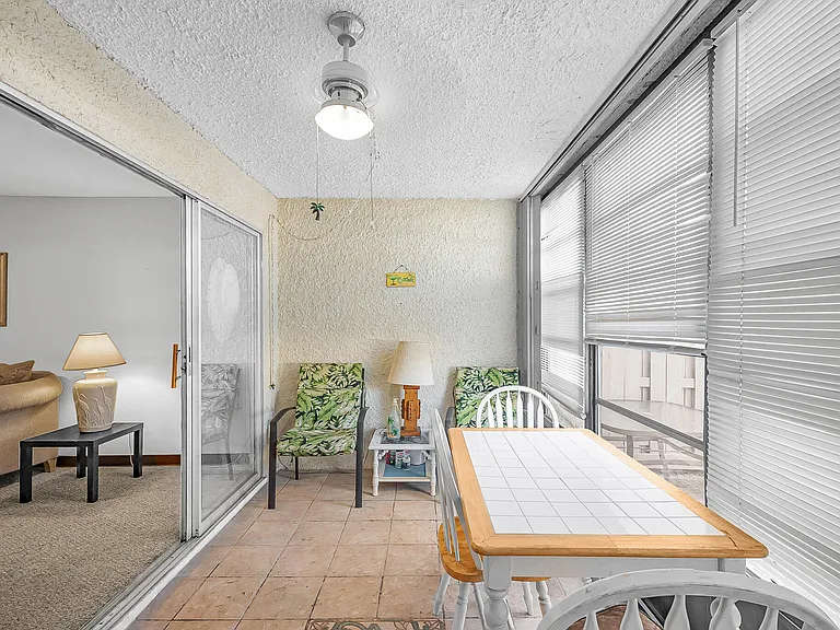 1500 NE 13th Ter #G6 — Photo 12