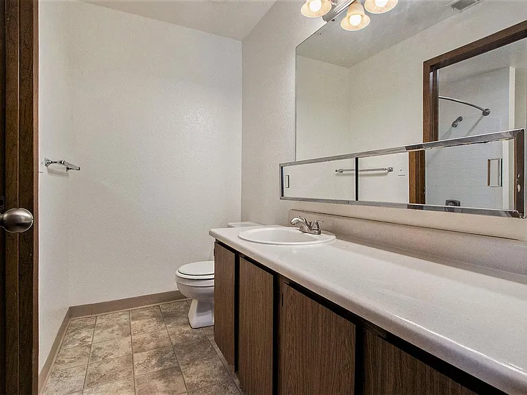 The View Apartments and Townhomes — Photo 23